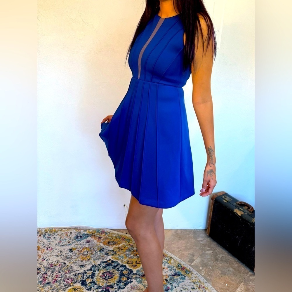 NWT guess size 0  Royal Blue Mesh V Sleeveless Short Fit N Flare Dress - Picture 5 of 16